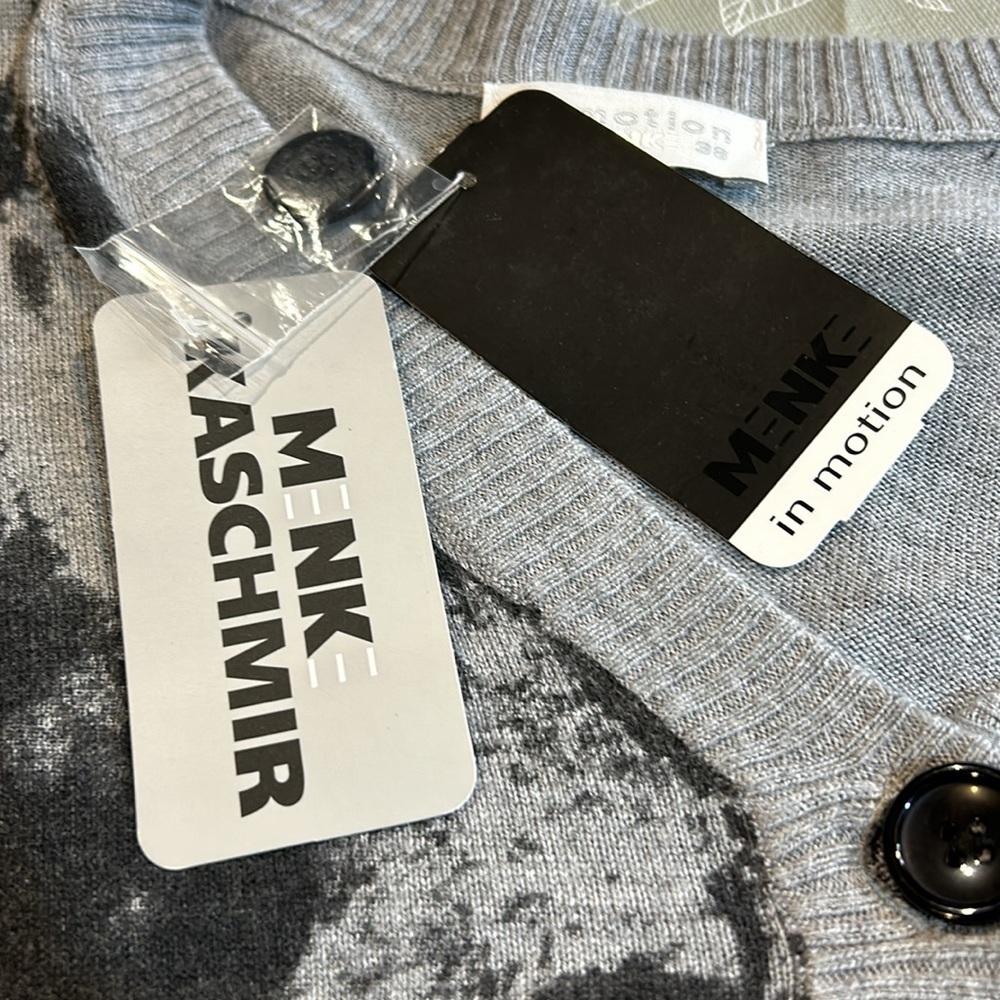 Ladies In Motion Cardigan. - Picture 4 of 6